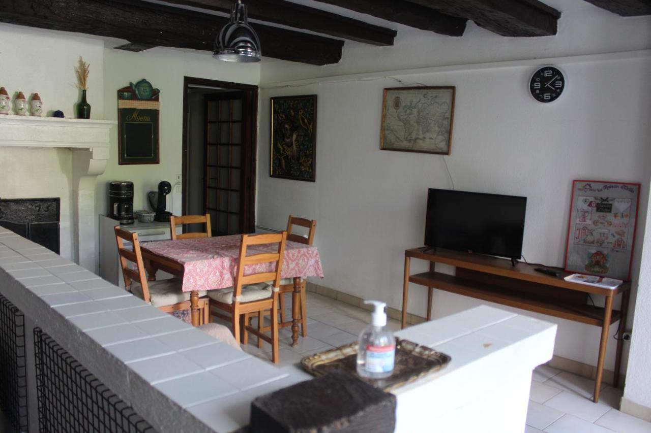 La Maison D'Odile Beaujeu-Saint-Vallier-et-Pierrejux Exteriör bild